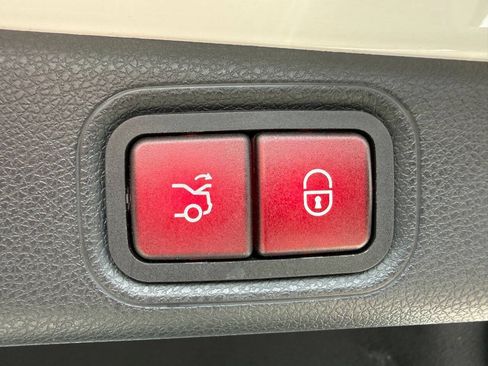 Used 2018 Mercedes-Benz E 300 image 51