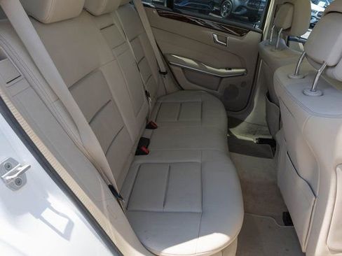 Used 2016 Mercedes-Benz E 350 4MATIC Wagon image 19