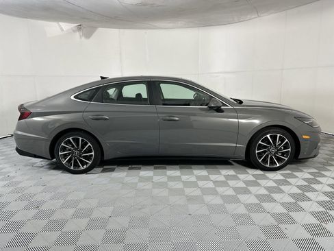 Used 2023 Hyundai Sonata Limited w/ Cargo Package FWD image 9