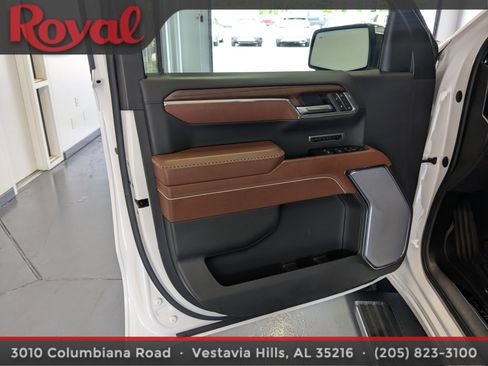 Used 2024 GMC Sierra 1500 Denali Ultimate AWD/4WD image 16