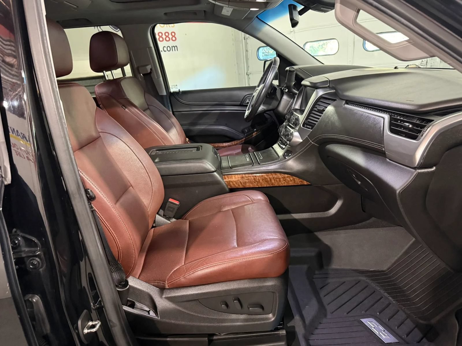Used 2019 Chevrolet Suburban Premier w/ Premier Plus Edition AWD/4WD image 30