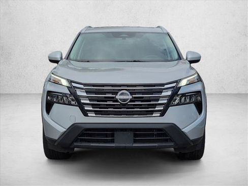 Used 2025 Nissan Rogue SV w/ SV Premium Package FWD image 2