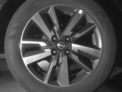 Used 2025 Nissan Versa SV FWD image 15