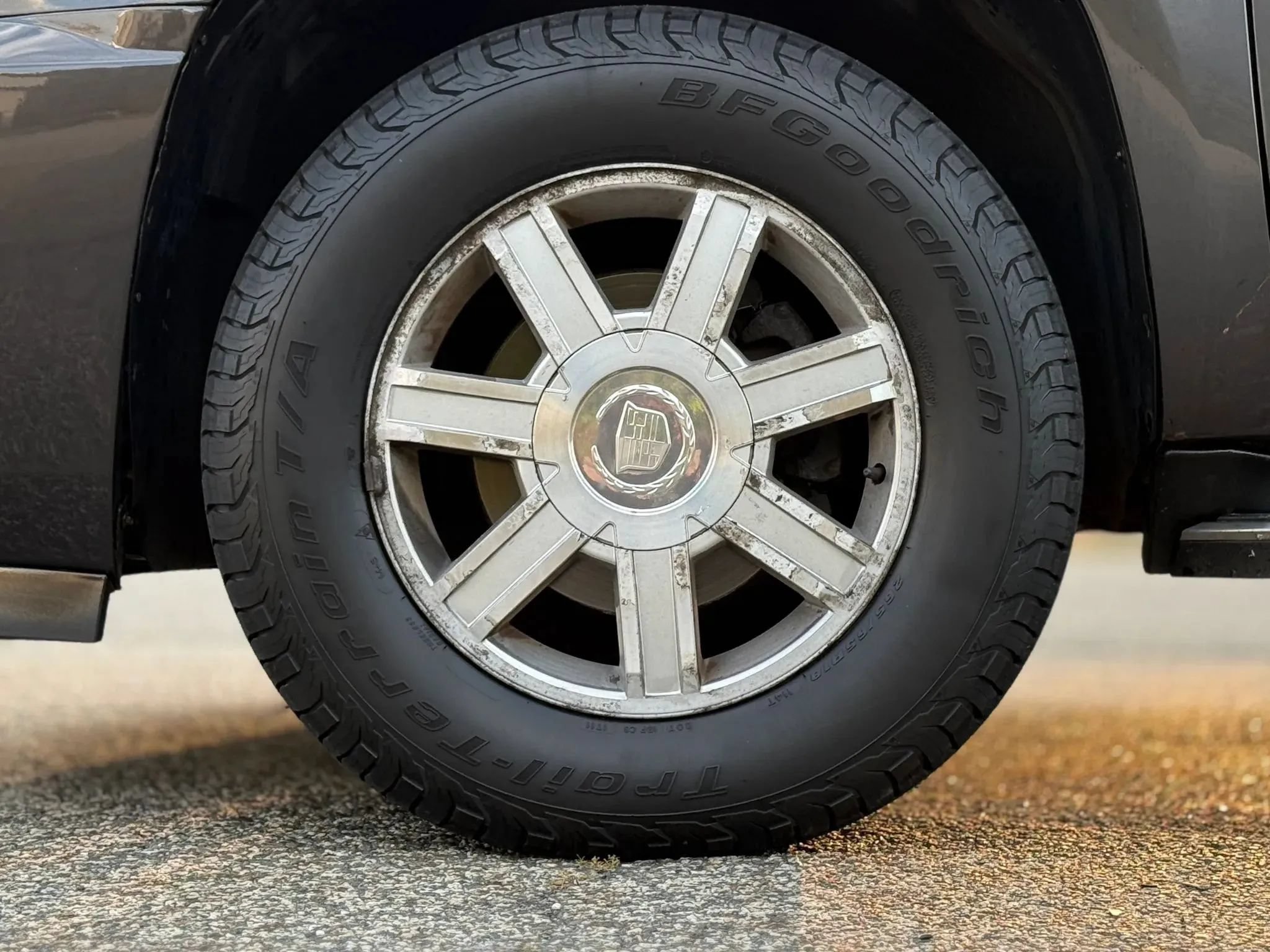 Used 2010 Cadillac Escalade AWD image 28