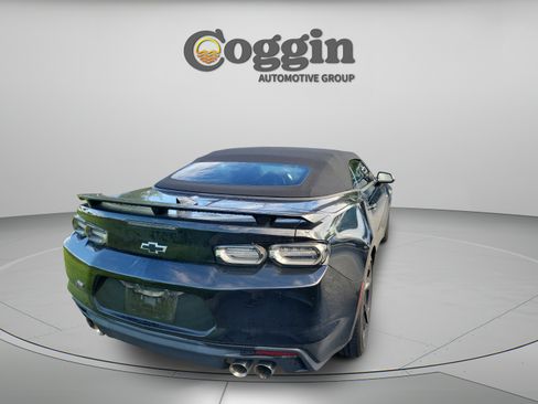 Used 2022 Chevrolet Camaro LT w/ RS Package RWD image 4
