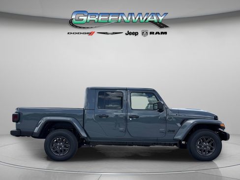 New 2025 Jeep Gladiator Sport image 5