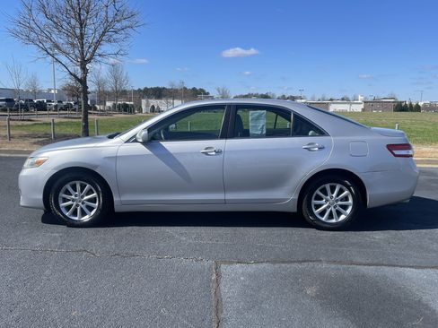 Used 2010 Toyota Camry XLE image 6