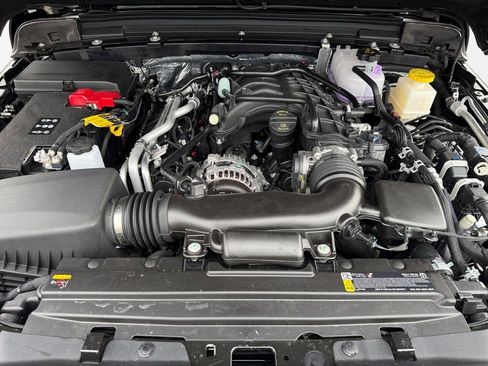 New 2026 Jeep Gladiator Mojave w/ Technology Group AWD/4WD image 23