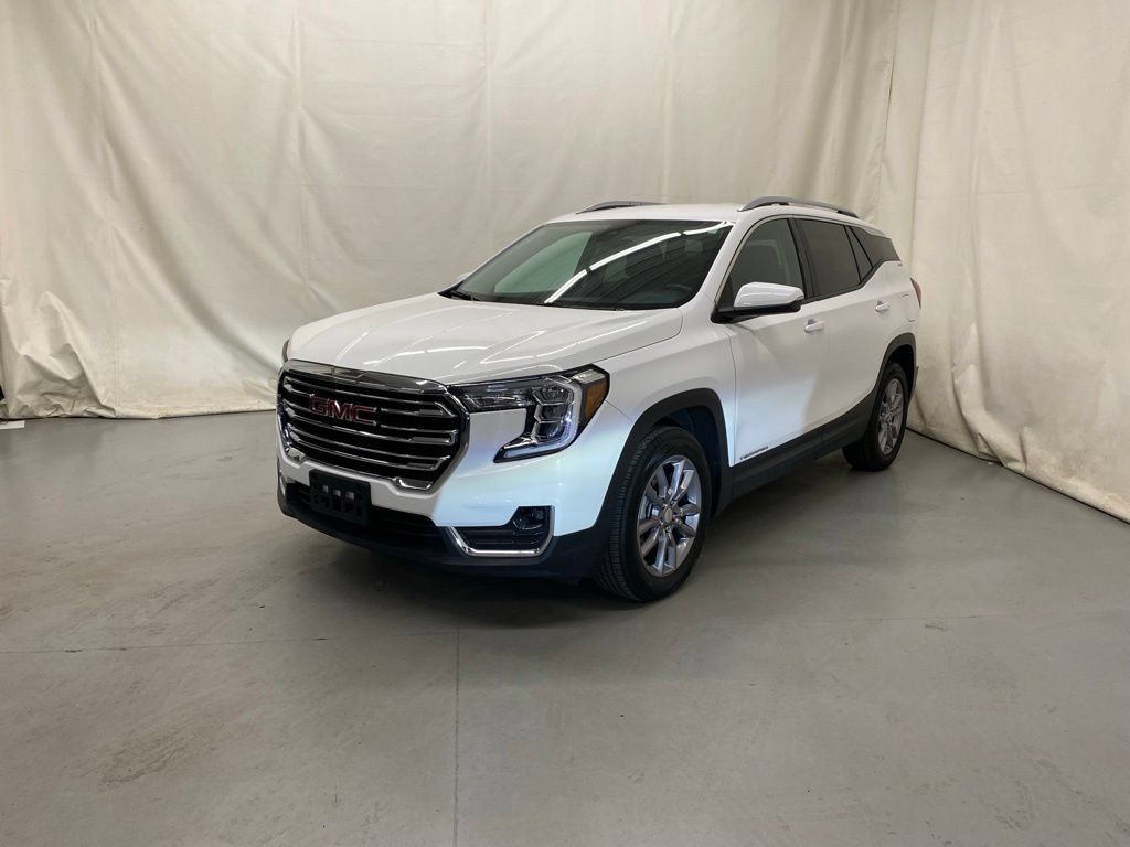 Used 2024 GMC Terrain SLT AWD/4WD image 2