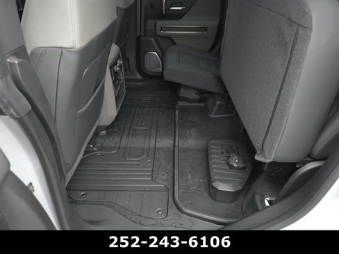 Used 2025 GMC Hummer EV 3X w/ Extreme Off-Road Package AWD/4WD image 34