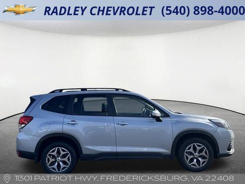 Used 2023 Subaru Forester Premium image 19