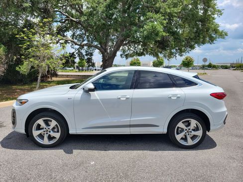 Certified 2025 Audi Q5 Premium Plus w/ Premium Plus AWD/4WD image 7