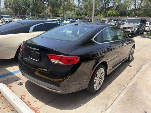 Used 2016 Chrysler 200 Limited w/ Convenience Group FWD image 3