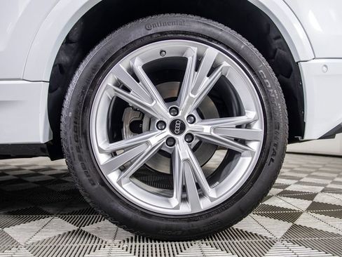 Used 2023 Audi Q8 Premium image 46