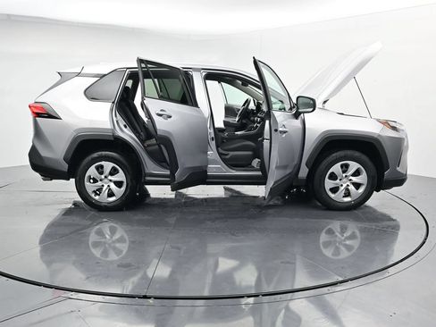 Used 2024 Toyota RAV4 LE AWD/4WD image 41