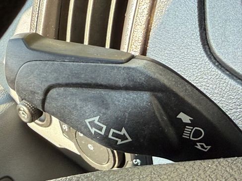 Used 2019 Ford Transit 150 Medium Roof image 28