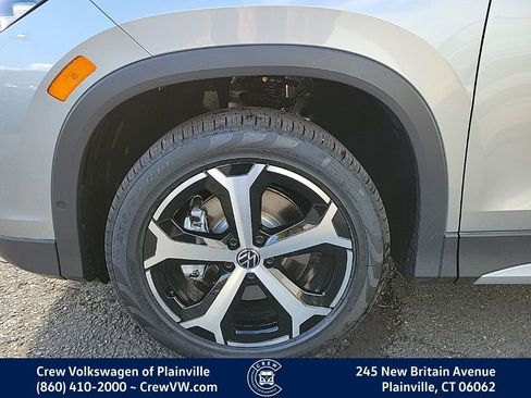 New 2026 Volkswagen Tiguan SE image 7