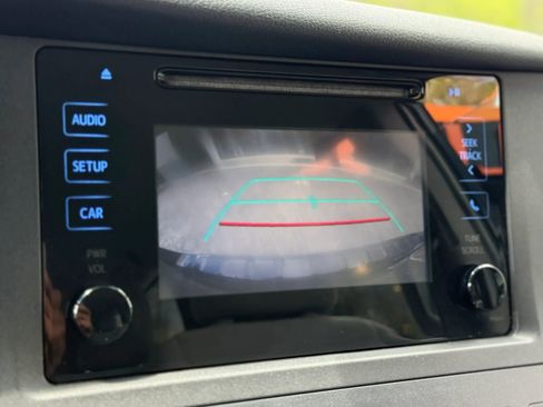 Used 2015 Toyota Sienna L FWD image 13