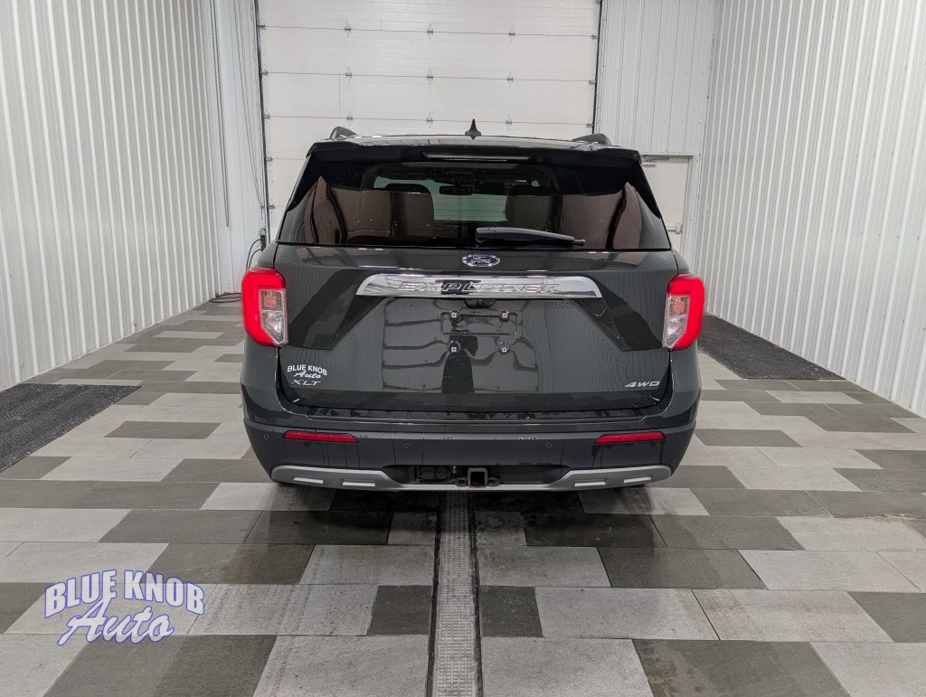Used 2024 Ford Explorer XLT w/ Equipment Group 202A AWD/4WD image 3