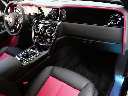 New 2026 Rolls-Royce Cullinan AWD/4WD image 17