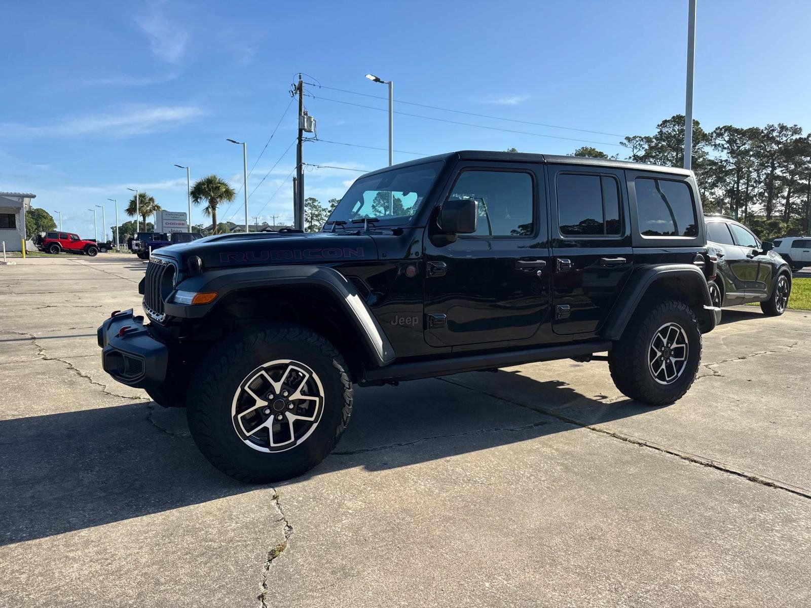 Used 2024 Jeep Wrangler Unlimited Rubicon AWD/4WD image 7