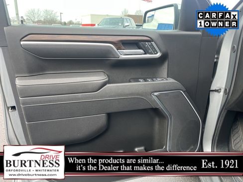 Used 2025 GMC Sierra 1500 SLT image 28