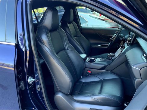 Used 2021 Toyota Venza XLE w/ Softex Package AWD/4WD image 7