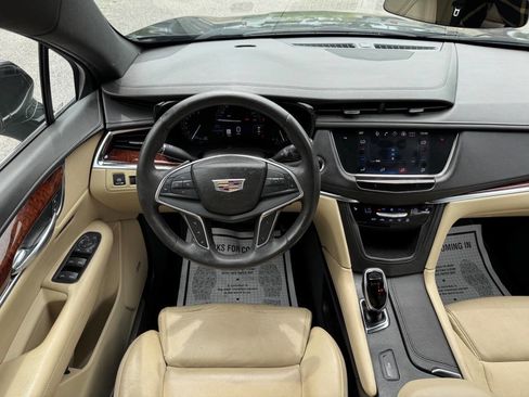 Used 2017 Cadillac XT5 Luxury w/ Driver Awareness Package image 17