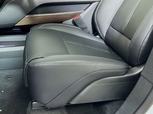 New 2026 Cadillac Vistiq Sport image 18