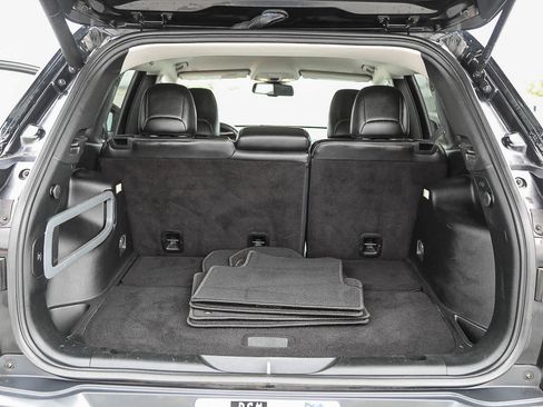 Used 2018 Jeep Cherokee Limited FWD image 25