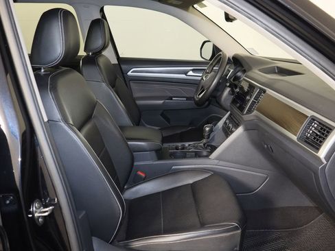 Used 2021 Volkswagen Atlas SE image 18