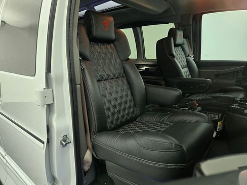 New 2025 GMC Savana 2500 Extended w/ Driver Convenience Package image 39