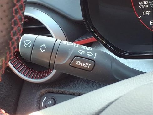 Used 2025 Chevrolet Trax RS w/ Driver Confidence Package FWD image 28