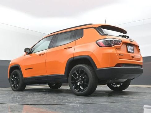 Used 2026 Jeep Compass Latitude AWD/4WD image 41