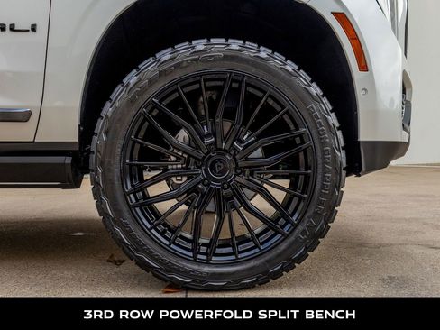 Used 2025 GMC Yukon Denali Ultimate w/ LPO, Floor Liner Package AWD/4WD image 11