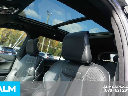 Used 2023 Jeep Grand Cherokee L Overland w/ Luxury Tech Group IV image 19