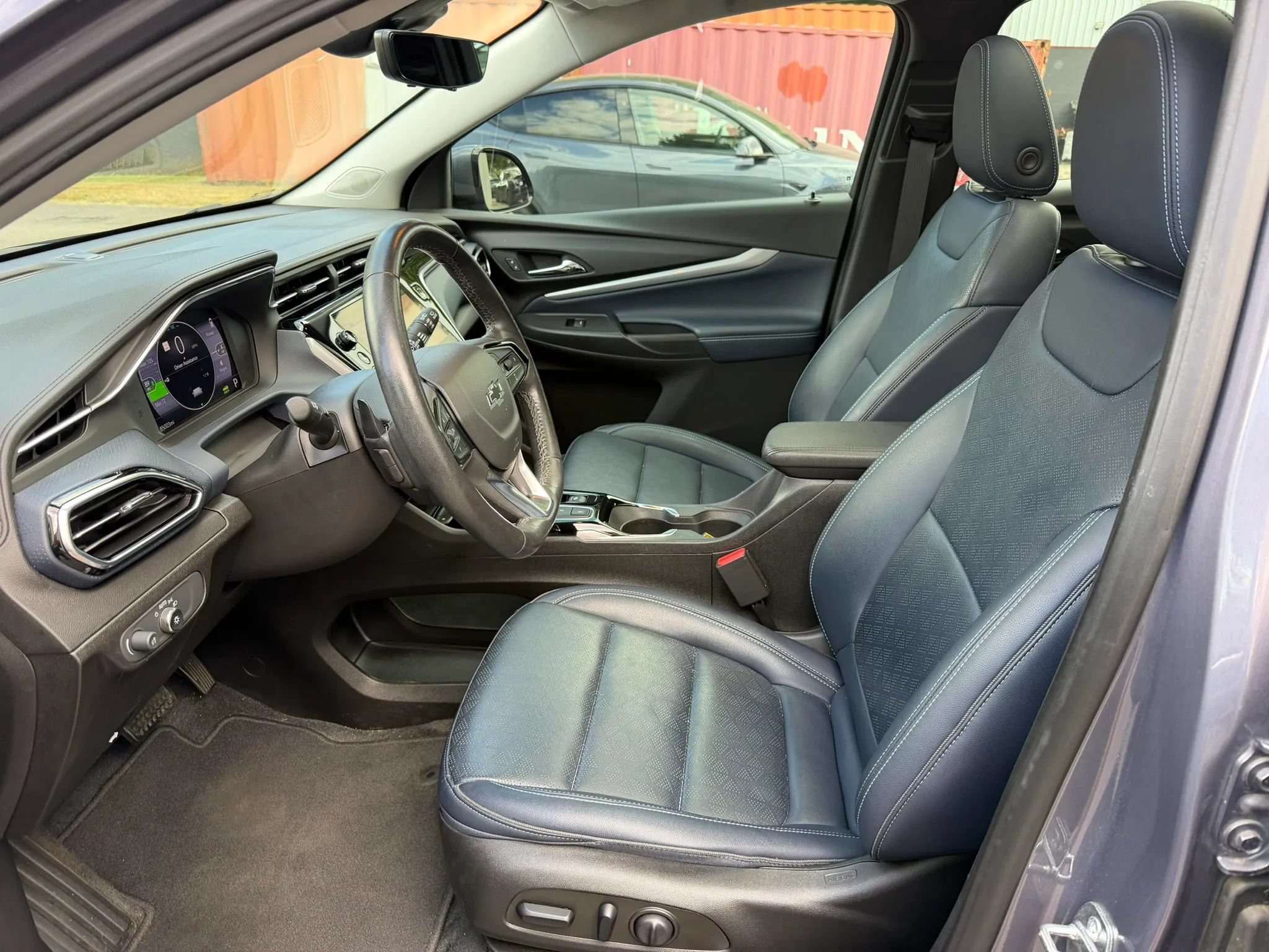 Used 2022 Chevrolet Bolt EUV Premier w/ Sun & Sound Package FWD image 15
