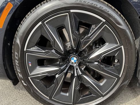 Used 2025 BMW 750e xDrive image 7