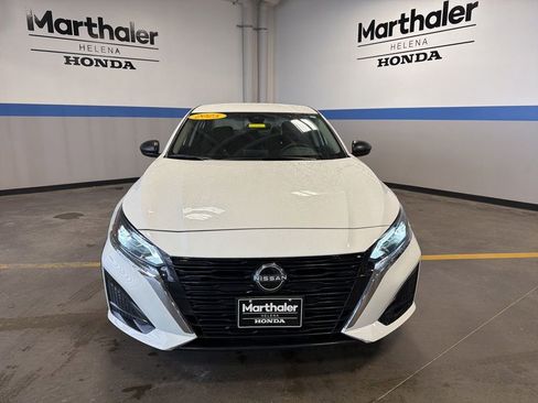 Used 2025 Nissan Altima 2.5 SV FWD image 2