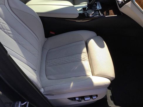 Used 2019 BMW 540i image 30