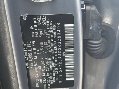 Used 2024 Kia Sorento S FWD image 32