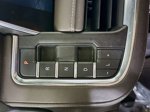 Used 2023 GMC Yukon SLE image 20