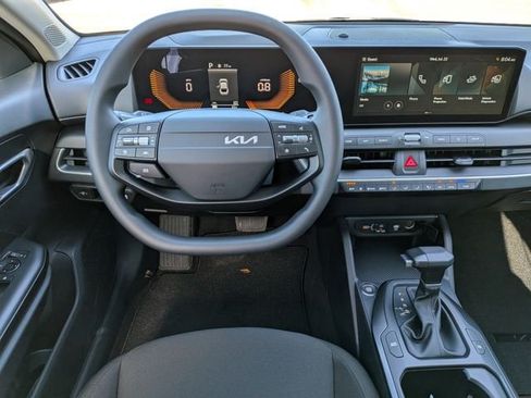 New 2026 Kia K4 FWD image 17