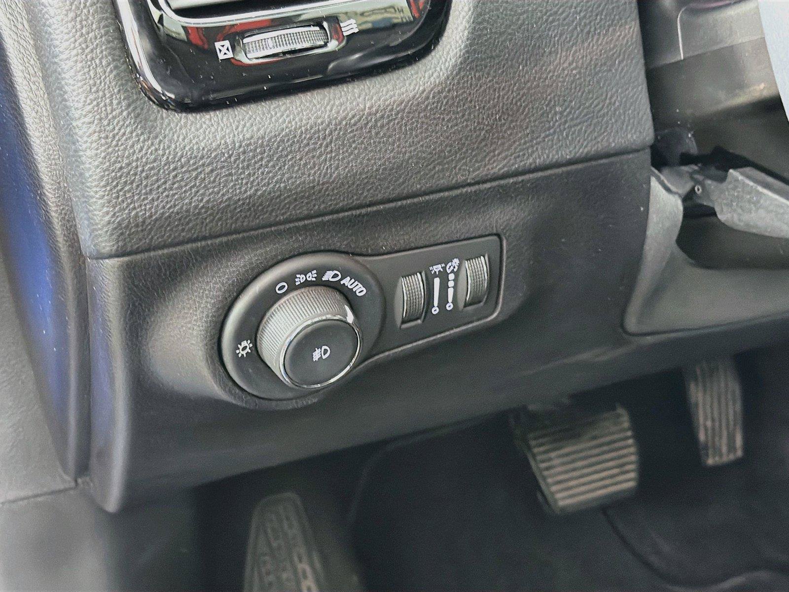 Used 2019 Jeep Compass Limited AWD/4WD image 17