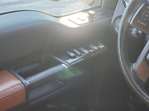 Used 2016 Ford F250 Platinum w/ FX4 Off-Road Package image 12