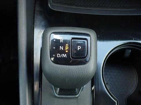 Used 2024 Nissan Rogue S AWD/4WD image 20