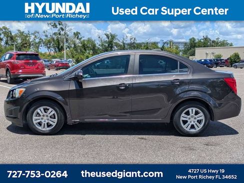 Used 2016 Chevrolet Sonic LT w/ Driver Confidence Package FWD image 2