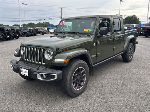 Used 2022 Jeep Gladiator Overland w/ Popular Equipment Package AWD/4WD image 1