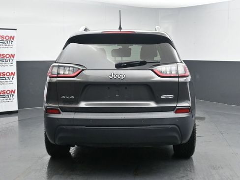 Used 2019 Jeep Cherokee Latitude Plus w/ Comfort/Convenience Group AWD/4WD image 8