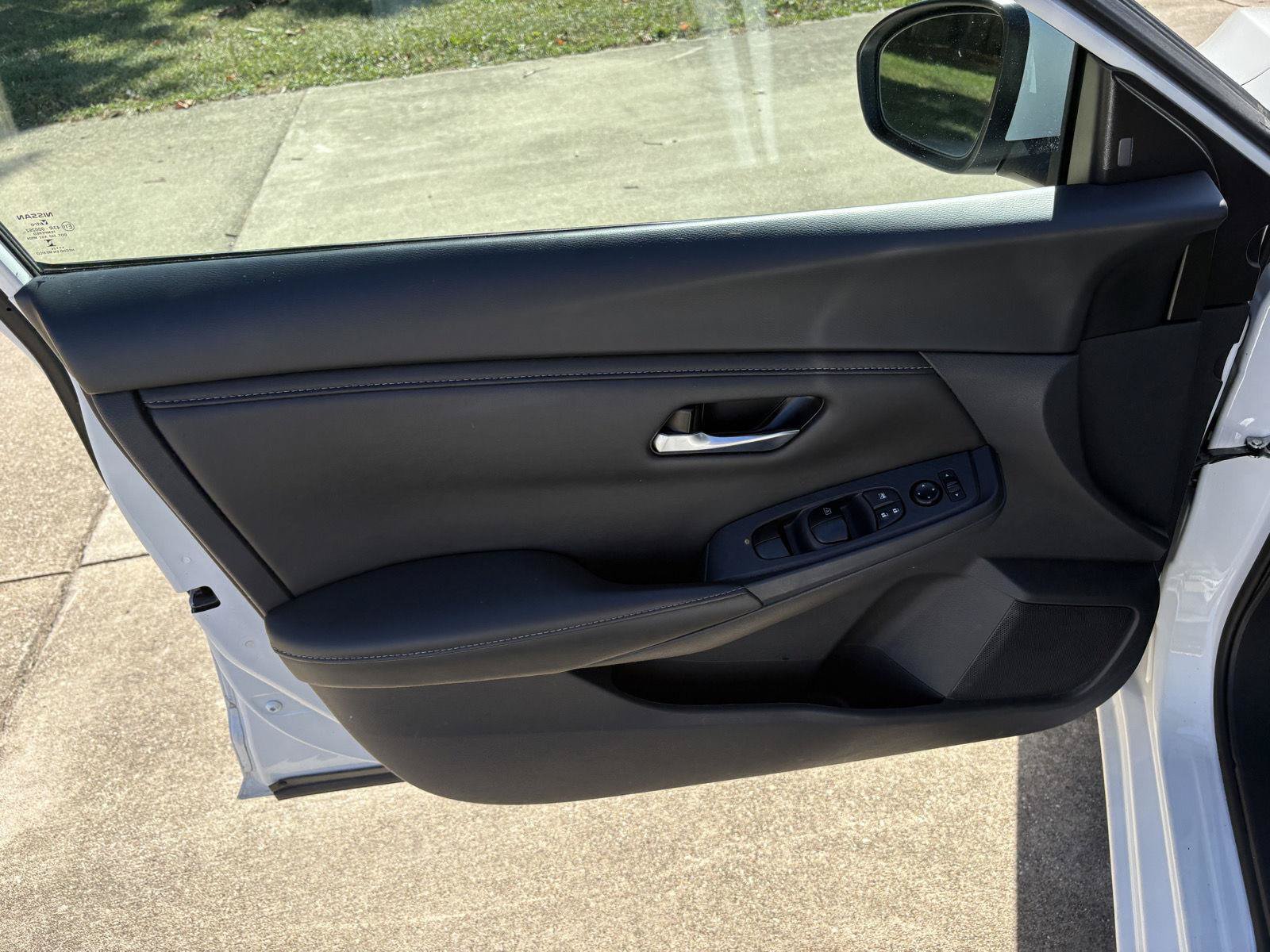 Used 2024 Nissan Sentra SV FWD image 3